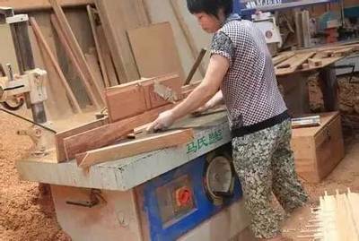 红木家具制作全过程 匠心独运，每道工序皆讲究