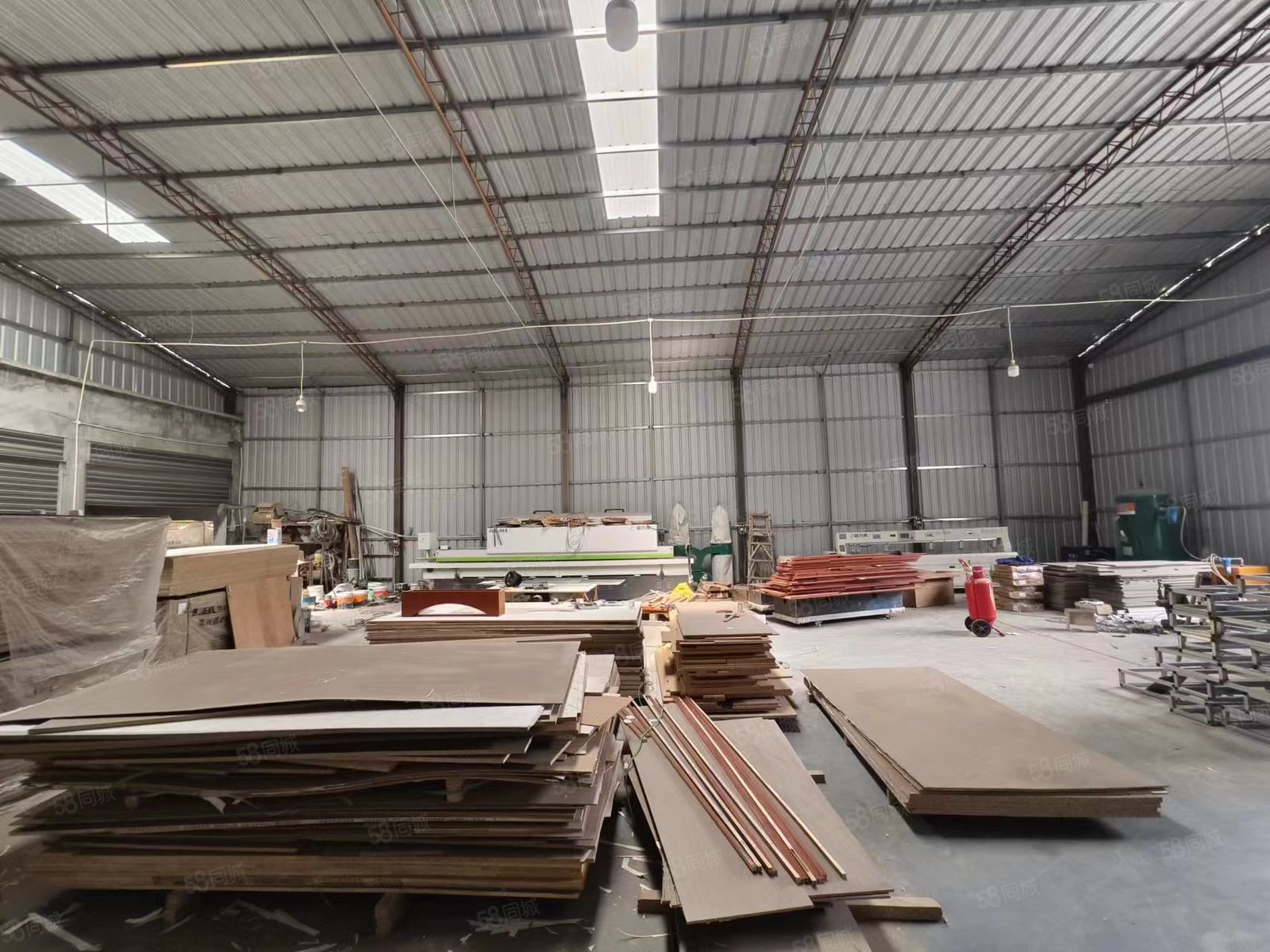 堆龙家具加工厂低价转让 带机器设备与客户资源，租金低，接手即可盈利